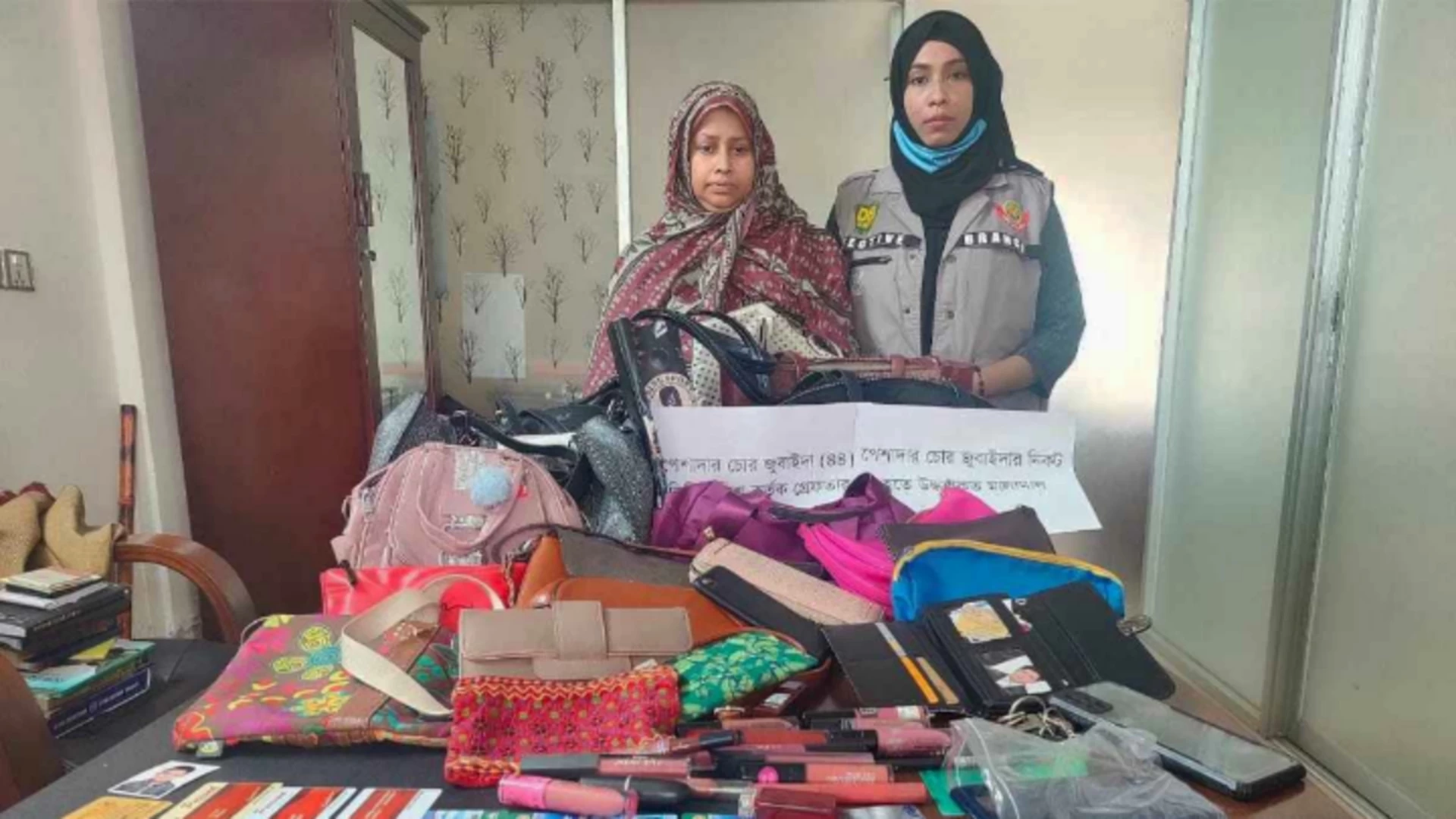 যুগ্ম সচিবের মেয়ে হয়েও ১২ বছরে ৮শ চুরি!