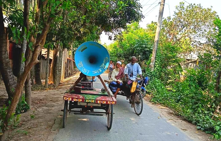 সন্ধ্যার পর আড্ডা দিলেই ব্যবস্থা নিচ্ছে গ্রাম পুলিশ