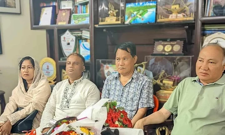 এমপির সাথে সাক্ষাৎ কাপ্তাই উপজেলা পরিষদের নব নির্বাচিতরা