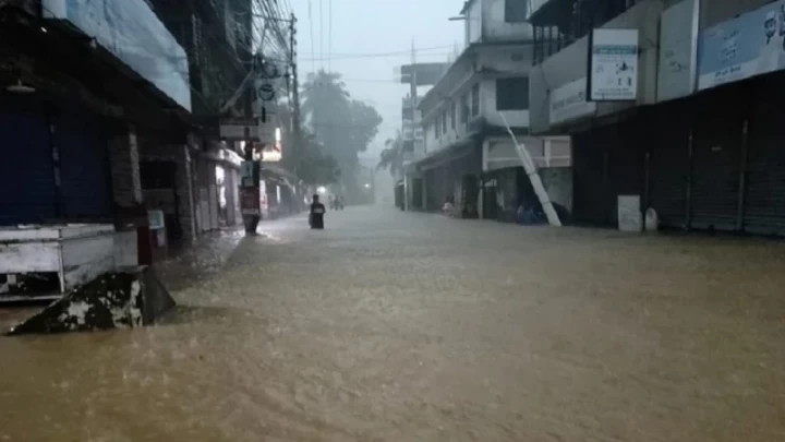 বৃষ্টিতে তলিয়েছে সিলেট, ঈদ আনন্দ মাটি