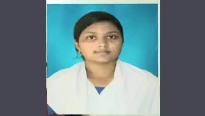 ঝালকাঠিতে শ্রেণিকক্ষে শিক্ষার্থীর ঝুলন্ত লাশ