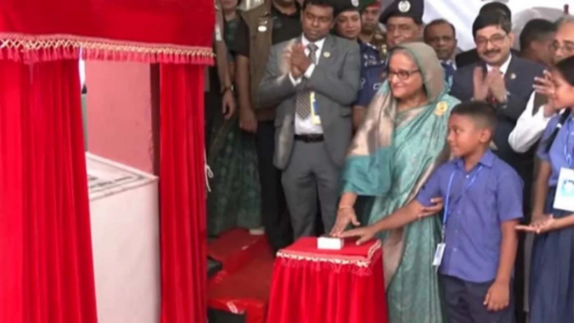 জাতির পিতার ছোটবেলার স্কুলে ‘বঙ্গবন্ধু কর্নার’ উদ্বোধন